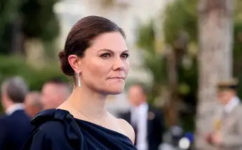 Victoria von Schweden kommen die Tränen.