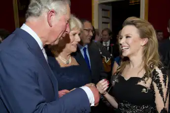 König Charles und Kylie Minogue