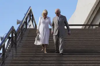 königin camilla könig charles australien heute sydney