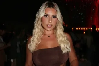 laura blond hüllenlos freizügig oberweite haut kampf der realitystars