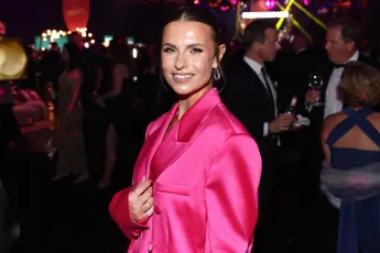 laura wontorra heiß freizügig haut beine look eleganz