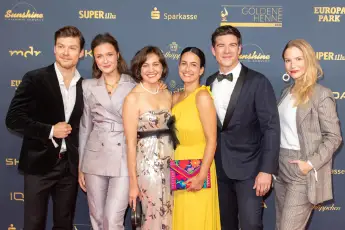 Lion Wasczyk Isabella Krieger Milena Straube Sanam Afrashteh Philipp Danne Mirka Pigulla IaF - Die jungen Ärzte In aller Freundschaft - Die jungen Ärzte