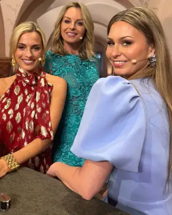 lisa nüdling susanne steiger sarah schreiber heiß sexy bares für rares outfit look