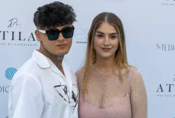 Lisa Straube und Akka
