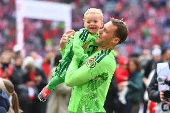 Manuel Neuer und Sohn Luca