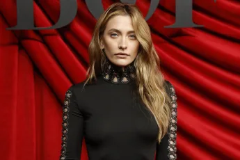 paris jackson heiß sexy freizügig beine look haut