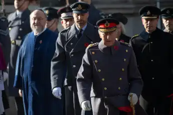 Prinz William soll Charles oft anschreien.