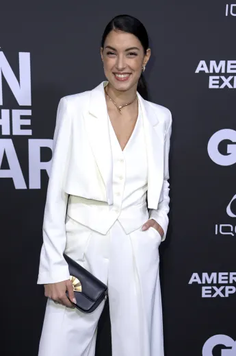 rebecca mir roter teppich berlin 2023 sexy heiß