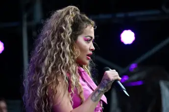 rita ora bühne fauxpas fehler