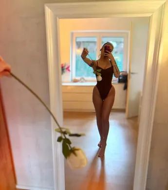 Marie Reim im knappen Body