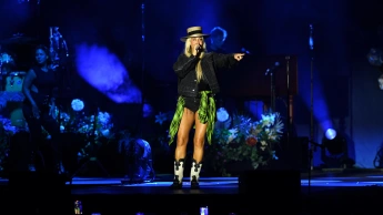 Sarah Connor zeigt ihre tollen Beine