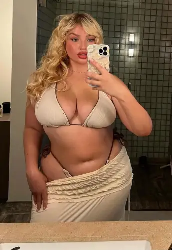 sarina nowak bikini heiß hot freizügig sexy