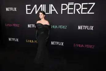 selena gomez roter teppich heiß sexy