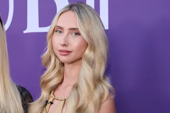 shania geiss heiß freizügig haut bikini body beine