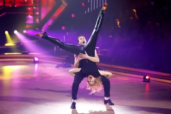 Sonya Kraus ist raus bei „Let's Dance“.