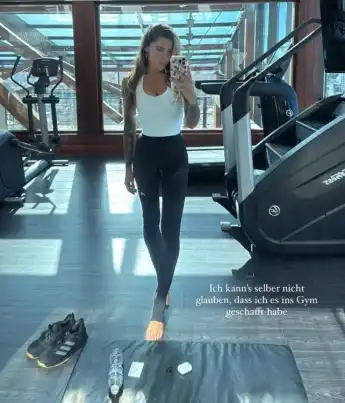 Sophia Thomalla in engen Sportklamotten