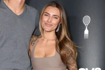 sophia thomalla heiß freizügig haut mini kleid bh beine