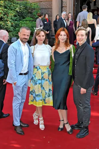 Sven Waasner, Sophia Schiller, Viola Wedekind, Johannes Huth roter teppich sturm der liebe