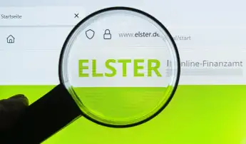 Gefälschte ELSTER-Mails locken mit Mahnungen, Erstattungen und Krypto-Vorwürfen.