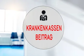 Geplante Abschaffung der beitragsfreien Ehepartner-Mitversicherung.