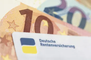 Im Februar 2026 greifen neue Rentenstichtage und höhere Krankenkassenbeiträge.