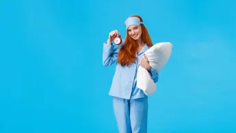 Das passiert im Körper, wenn man immer zur gleichen Uhrzeit schlafen geht.