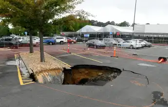 sinkloch erdloch symbolbild