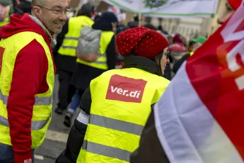 Immer mehr Menschen ziehen eine Karriere im öffentlichen Dienst der Privatwirtschaft vor.