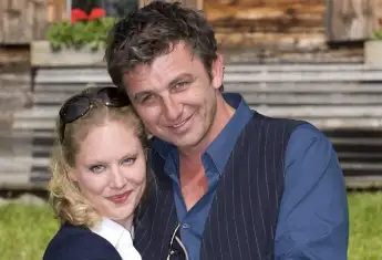 Tessa Mittelstaedt und Hans Sigl bei „Der Bergdoktor“