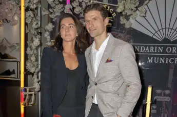 Thomas Müller und seine Frau Lisa Müller am 22. Februar 2024 in München