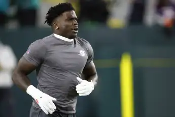 tyreek hill football kinder