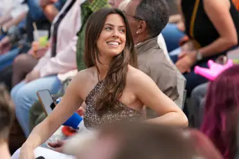 Vanessa Mai zeigt sich sexy