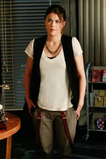 „Pretty Little Liars paige lindsey shaw rausgeworfen gewicht abgenommen drogen