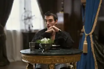 George darsteller Queen Charlotte