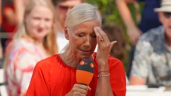andrea kiewel zdf fernsehgarten bienenstich unterbrechung