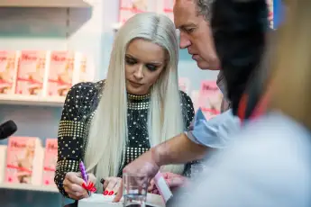 Daniela Katzenberger teilt via Instagram aus