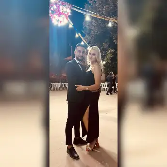 Estefania Wollny eng umschlungen mit ihrem Freund Ali