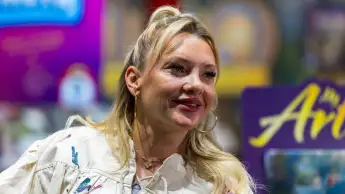 evelyn burdecki look körpermitte