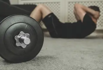 So bekommt man einen flachen Bauch