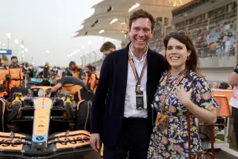 Formel 1 2022: Bahrain GP BAHRAIN INTERNATIONAL CIRCUIT, BAHRAIN - 20. MÄRZ: Prinzessin Eugenie und ihr Mann Jack Bro