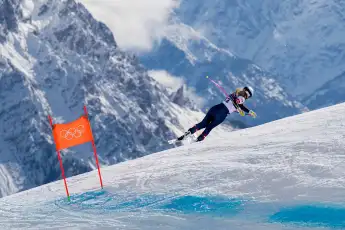 Ski-Ikone Lindsey Vonn stürzt bei einer Abfahrt schwer.