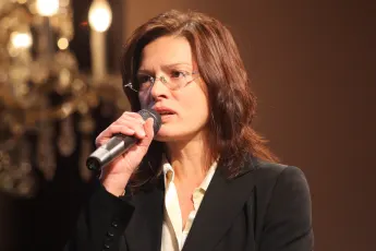 Moderatorin Stefanie Tücking anlässlich der Verleihung der Sportplakette des Landes Rheinland-Pfalz in Mainz