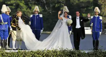 Prinzessin Madeleine trug bei ihrer Hochzeit mit Christopher O’Neill ein Kleid von Valentino.