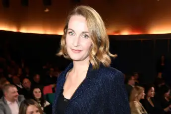 Christina Athenstädt spielt die Hauptrolle in „Die Heiland“.