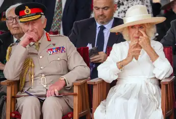 Ein Veteran rührt König Charles und Königin Camilla zu Tränen