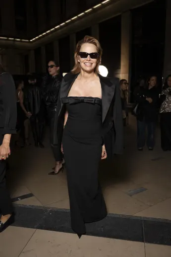 Pamela Anderson überrascht mit kupferroten Haaren