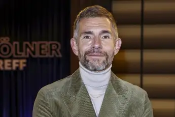 Dschungelcamp-Autor Micky Beisenherz packt über Gils Teilnahme aus.