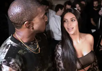 Kanye West und Kim Kardashian bei einer Modenschau in Paris