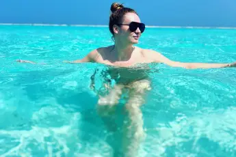 katharina raue heiß sexy freizügig pool