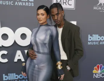 Kylie Jenner und Travis Scott bei den 2022 Billboard Music Awards am 15. Mai 2022